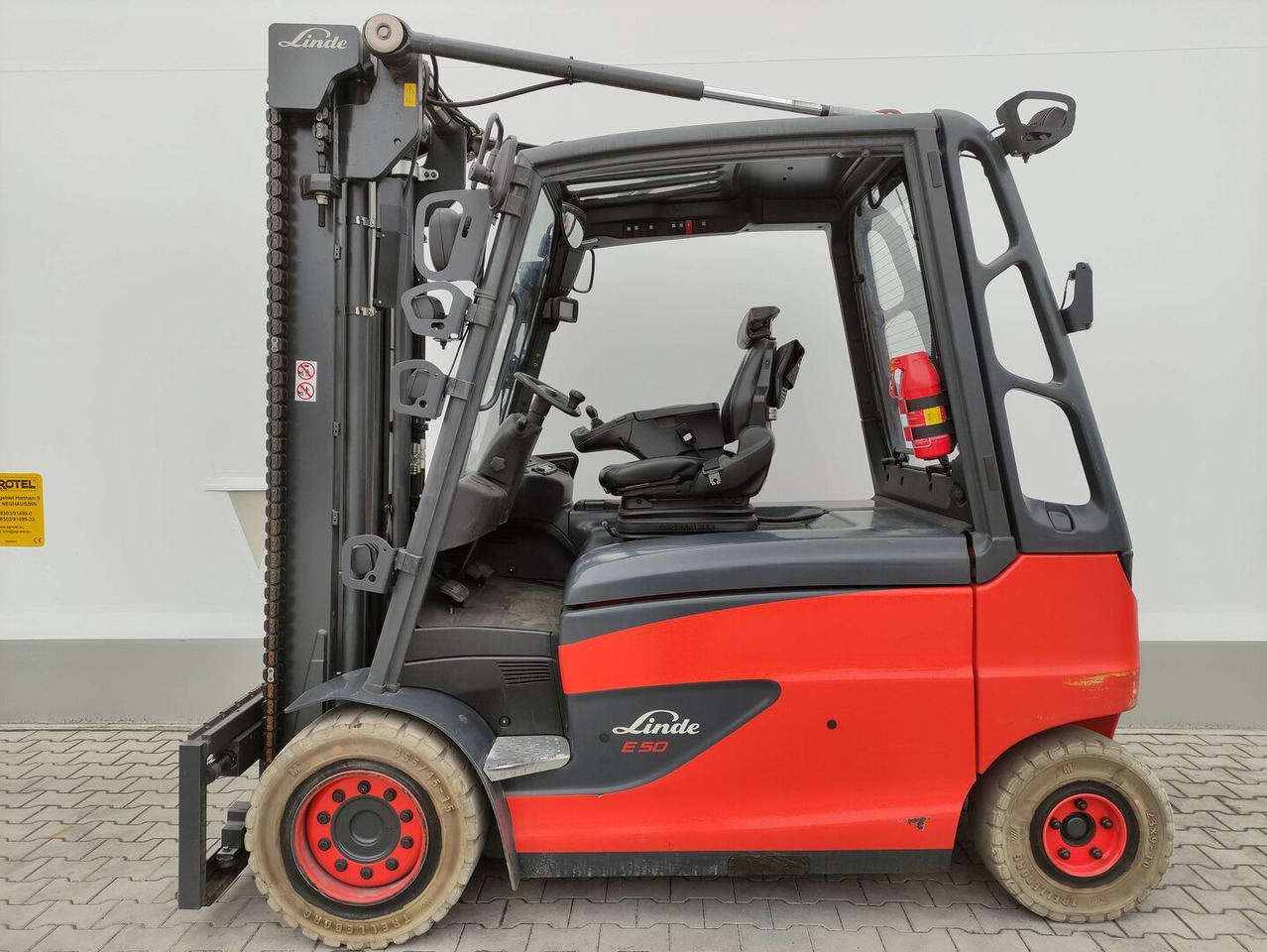 Linde E50HL-01-388 - 전기 지게차 : 사진 1 Linde E50HL-01-388 - 전기 지게차 : 사진 1