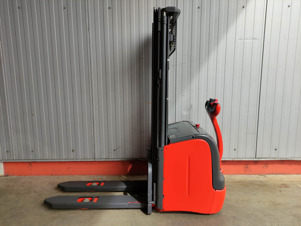 Linde L16-372 (LACK NEU) - 스태커 : 사진 1 Linde L16-372 (LACK NEU) - 스태커 : 사진 1