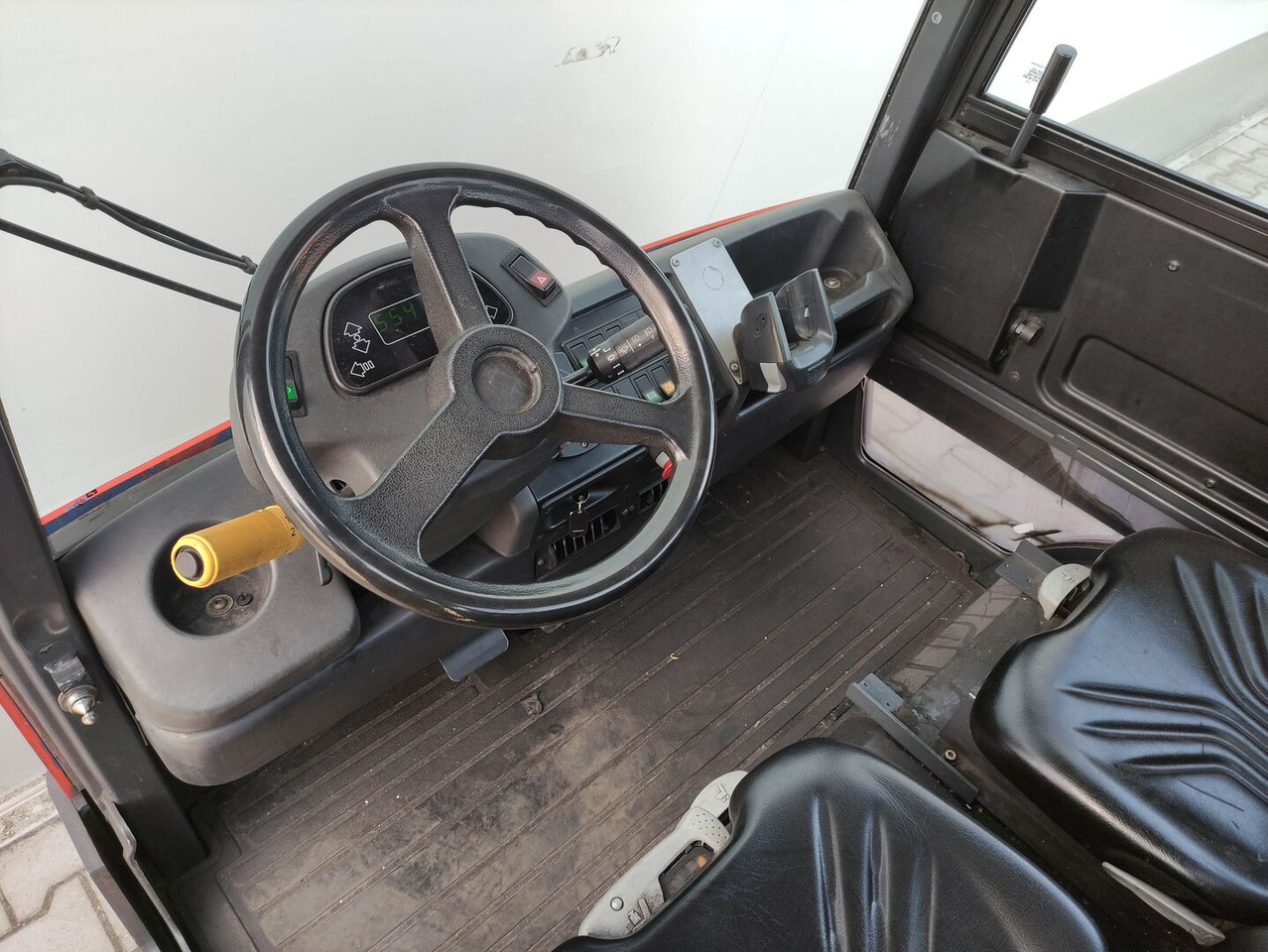 Linde P250 - 견인 트랙터 : 사진 5 Linde P250 - 견인 트랙터 : 사진 5