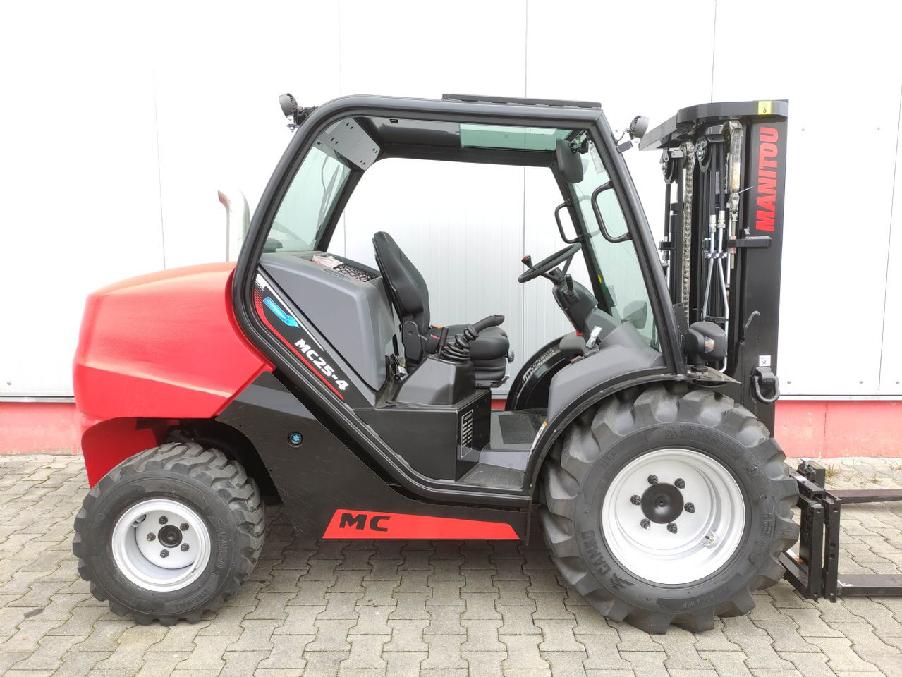 Manitou MC25-4 DK ST5 S1 (NEU) - 지형 지게차 : 사진 2 Manitou MC25-4 DK ST5 S1 (NEU) - 지형 지게차 : 사진 2