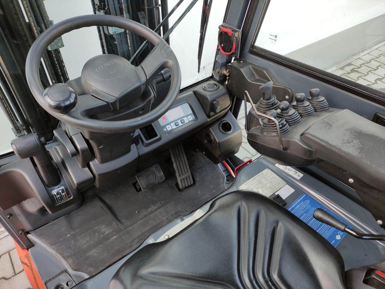 Toyota 8FBEKT16 - 전기 지게차 : 사진 5 Toyota 8FBEKT16 - 전기 지게차 : 사진 5