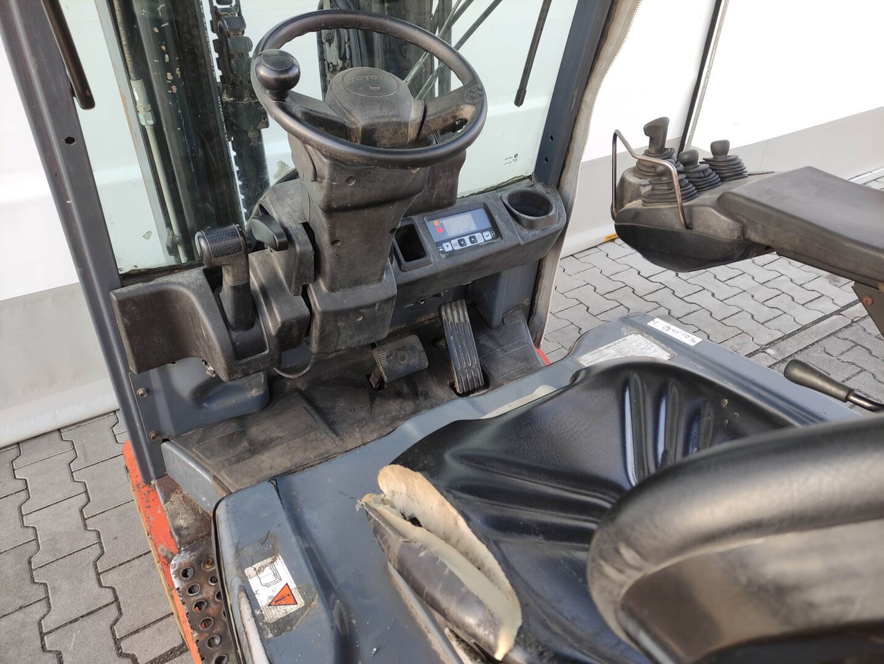 Toyota 8FBMT16 - 전기 지게차 : 사진 5 Toyota 8FBMT16 - 전기 지게차 : 사진 5