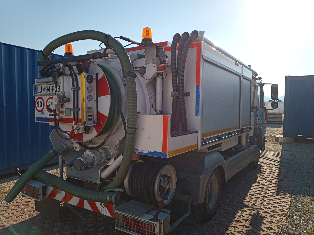BUCHER Cityflex 204 - 진공 흡입 트럭 : 사진 2 BUCHER Cityflex 204 - 진공 흡입 트럭 : 사진 2