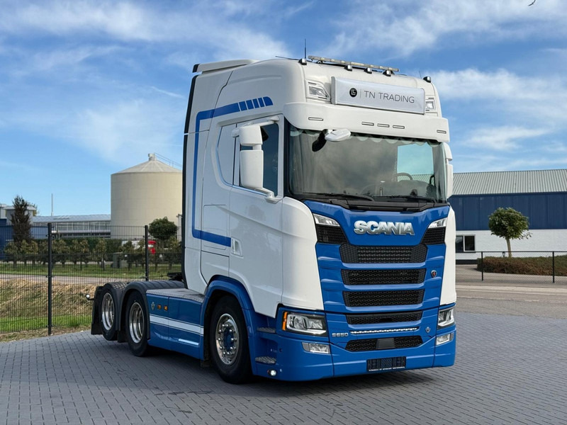 Scania S650 V8 NGS 2.95WB, PTO VOORBEREIDING, VOLLUCHT, KING OF THE ROAD, RETARDER, LEER. - 트랙터 유닛 : 사진 1 Scania S650 V8 NGS 2.95WB, PTO VOORBEREIDING, VOLLUCHT, KING OF THE ROAD, RETARDER, LEER. - 트랙터 유닛 : 사진 1