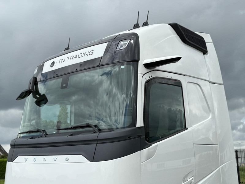 Volvo FH 13.460XL NEW, FULL AIR, ALCOA, HYDRAULIC, XL, FULL. - 트랙터 유닛 : 사진 4 Volvo FH 13.460XL NEW, FULL AIR, ALCOA, HYDRAULIC, XL, FULL. - 트랙터 유닛 : 사진 4