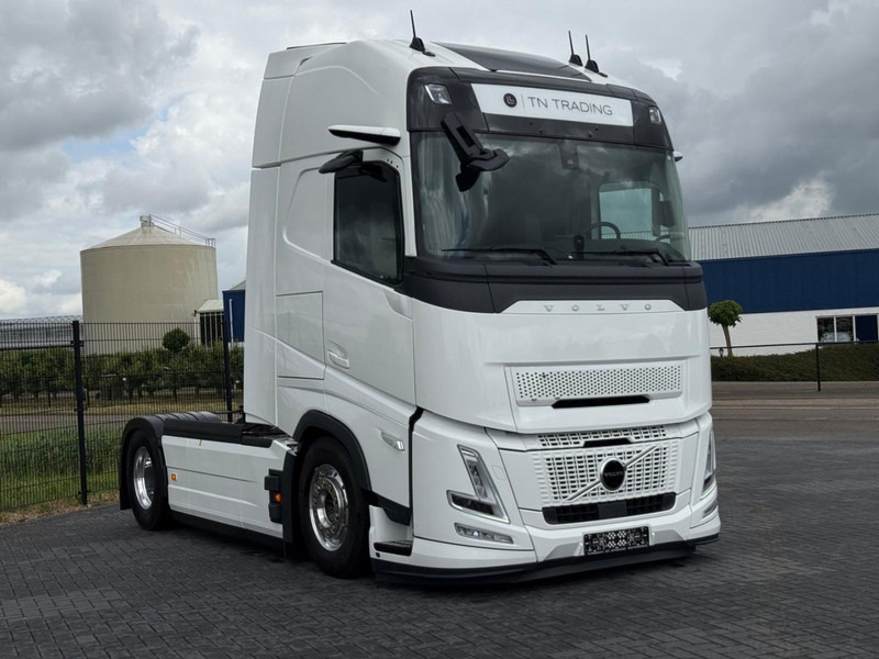 Volvo FH 13.460XL NEW, FULL AIR, ALCOA, HYDRAULIC, XL, FULL. - 트랙터 유닛 : 사진 2 Volvo FH 13.460XL NEW, FULL AIR, ALCOA, HYDRAULIC, XL, FULL. - 트랙터 유닛 : 사진 2