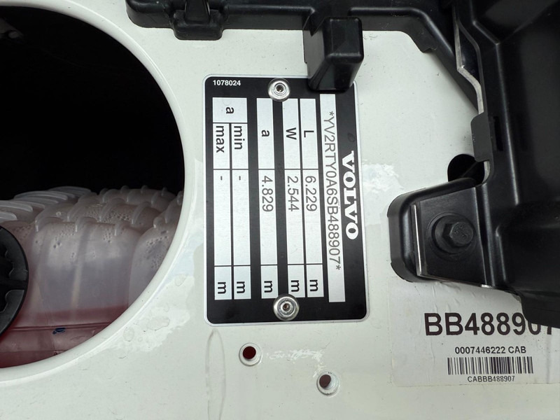 Volvo FH 13.460XL NEW, FULL AIR, ALCOA, HYDRAULIC, XL, FULL. - 트랙터 유닛 : 사진 5 Volvo FH 13.460XL NEW, FULL AIR, ALCOA, HYDRAULIC, XL, FULL. - 트랙터 유닛 : 사진 5