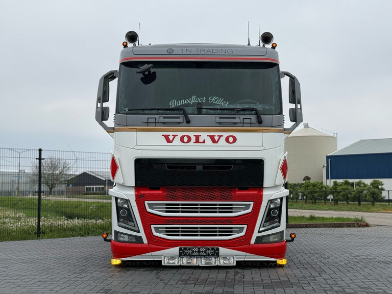 Volvo FH 13.500 SHOWTRUCK, VOLLUCHT, EURO 6, 6X2/4, PTO, SHOW INTERIEUR. - 트랙터 유닛 : 사진 2 Volvo FH 13.500 SHOWTRUCK, VOLLUCHT, EURO 6, 6X2/4, PTO, SHOW INTERIEUR. - 트랙터 유닛 : 사진 2