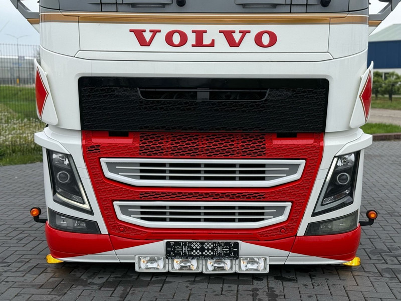 Volvo FH 13.500 SHOWTRUCK, VOLLUCHT, EURO 6, 6X2/4, PTO, SHOW INTERIEUR. - 트랙터 유닛 : 사진 4 Volvo FH 13.500 SHOWTRUCK, VOLLUCHT, EURO 6, 6X2/4, PTO, SHOW INTERIEUR. - 트랙터 유닛 : 사진 4