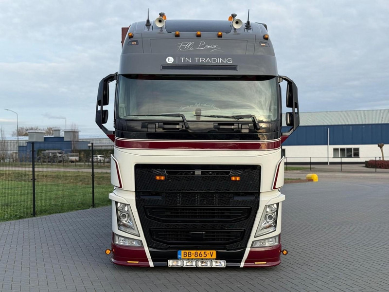 Volvo FH 13.500XL SHOW TRUCK, SPECIAL INTERIOR, TOP STAAT, VOLLUCHT, LAGE KM. - 박스 트럭 : 사진 2 Volvo FH 13.500XL SHOW TRUCK, SPECIAL INTERIOR, TOP STAAT, VOLLUCHT, LAGE KM. - 박스 트럭 : 사진 2