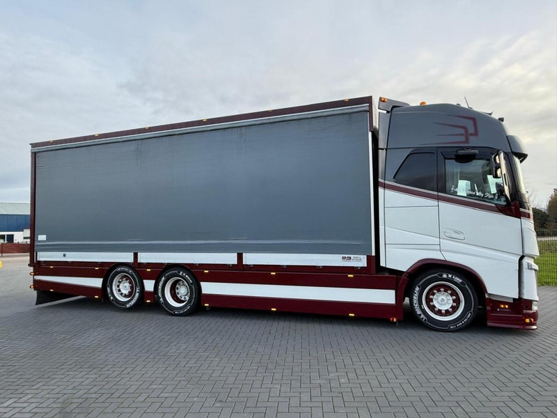 Volvo FH 13.500XL SHOW TRUCK, SPECIAL INTERIOR, TOP STAAT, VOLLUCHT, LAGE KM. - 박스 트럭 : 사진 4 Volvo FH 13.500XL SHOW TRUCK, SPECIAL INTERIOR, TOP STAAT, VOLLUCHT, LAGE KM. - 박스 트럭 : 사진 4