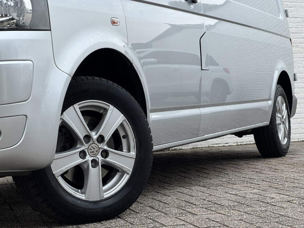 Volkswagen Transporter-2.0 TDI L2H3 Trekhaak Airco Navigatie Parrot Lat om Lat betimmering - 패널 밴 : 사진 4 Volkswagen Transporter-2.0 TDI L2H3 Trekhaak Airco Navigatie Parrot Lat om Lat betimmering - 패널 밴 : 사진 4