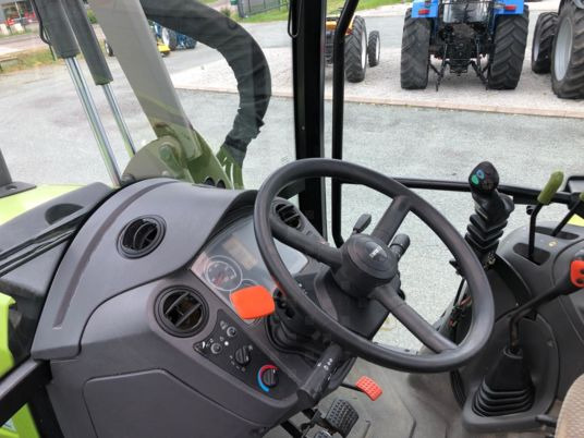 Claas AXOS 320 CX tracteur + chargeur Mailleux MX T408 - 장궤형 트랙터 : 사진 4 Claas AXOS 320 CX tracteur + chargeur Mailleux MX T408 - 장궤형 트랙터 : 사진 4