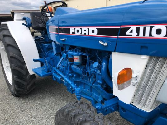Ford 4110 V fruitier arceau tracteur à 15 000 € sans tva à rajouter - 장궤형 트랙터 : 사진 2 Ford 4110 V fruitier arceau tracteur à 15 000 € sans tva à rajouter - 장궤형 트랙터 : 사진 2