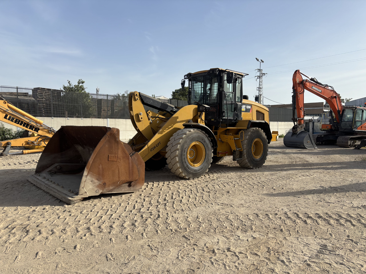 CATERPILLAR 926M - 휠 로더 : 사진 1 CATERPILLAR 926M - 휠 로더 : 사진 1