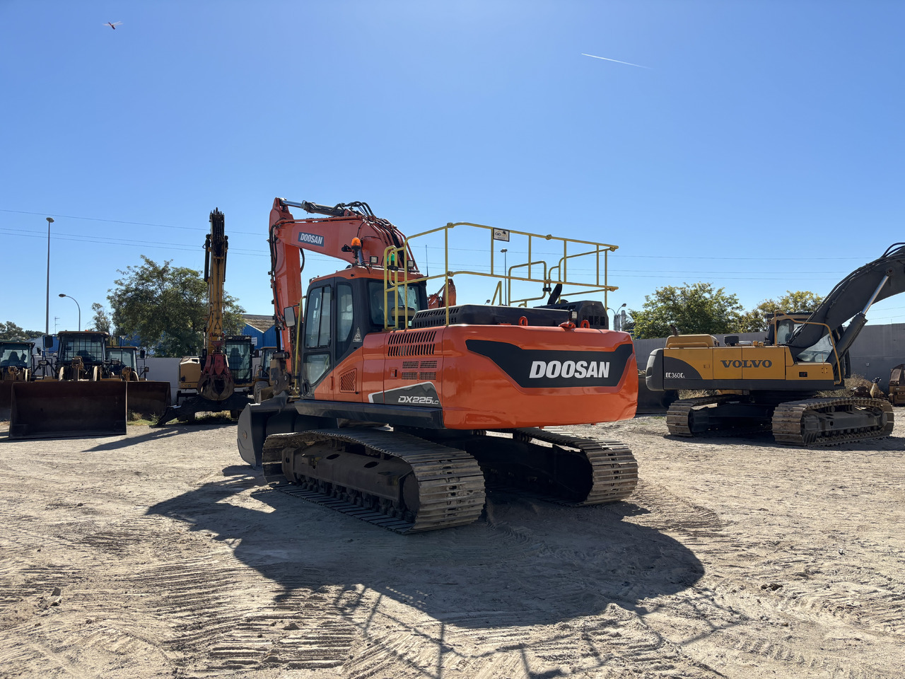 DOOSAN DX225-5 - 크롤러 굴삭기 : 사진 3 DOOSAN DX225-5 - 크롤러 굴삭기 : 사진 3