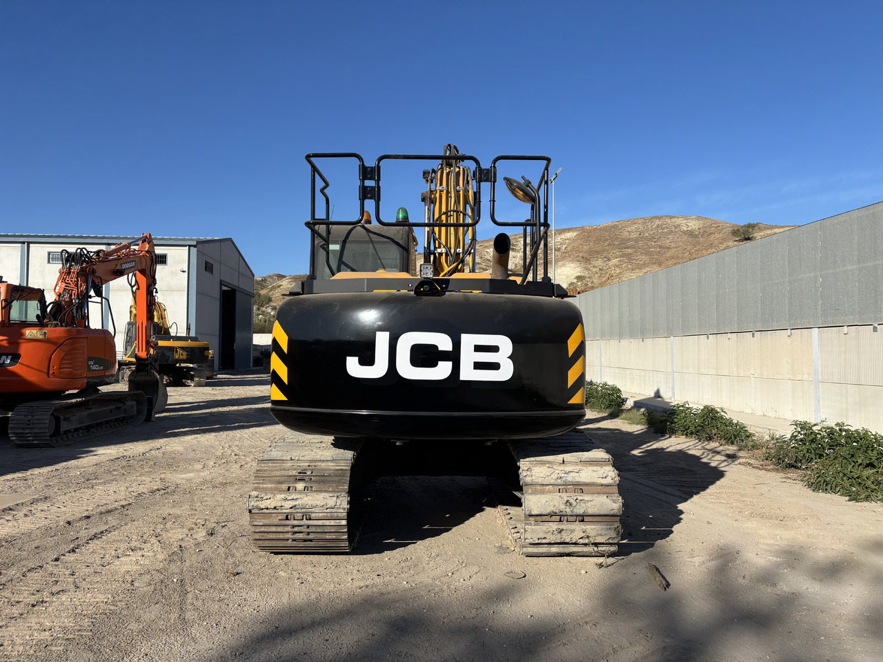 JCB JS131LC - 크롤러 굴삭기 : 사진 4 JCB JS131LC - 크롤러 굴삭기 : 사진 4