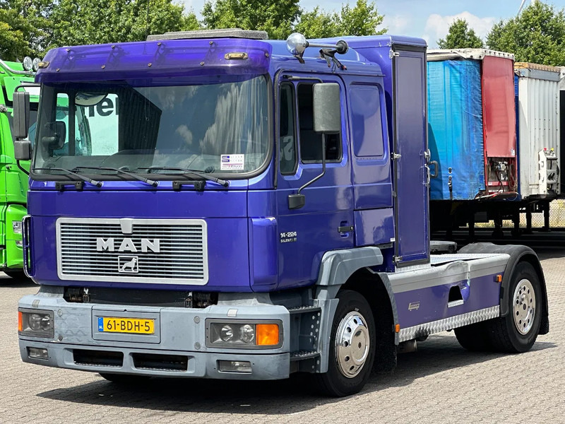 MAN 14.224 4x2 Euro 2 / 6 Cilinder / Manual / 290Tkm! - 트랙터 유닛 : 사진 1 MAN 14.224 4x2 Euro 2 / 6 Cilinder / Manual / 290Tkm! - 트랙터 유닛 : 사진 1