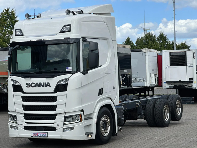 Scania R660 V8 6x4 Chassis with Lift-Axle / Retarder / 445 Tkm / Wb 4.75 / Full Air! - 캡 새시 트럭 : 사진 1 Scania R660 V8 6x4 Chassis with Lift-Axle / Retarder / 445 Tkm / Wb 4.75 / Full Air! - 캡 새시 트럭 : 사진 1