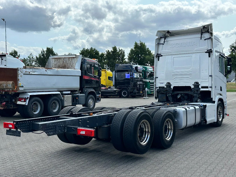 Scania R660 V8 6x4 Chassis with Lift-Axle / Retarder / 445 Tkm / Wb 4.75 / Full Air! - 캡 새시 트럭 : 사진 3 Scania R660 V8 6x4 Chassis with Lift-Axle / Retarder / 445 Tkm / Wb 4.75 / Full Air! - 캡 새시 트럭 : 사진 3
