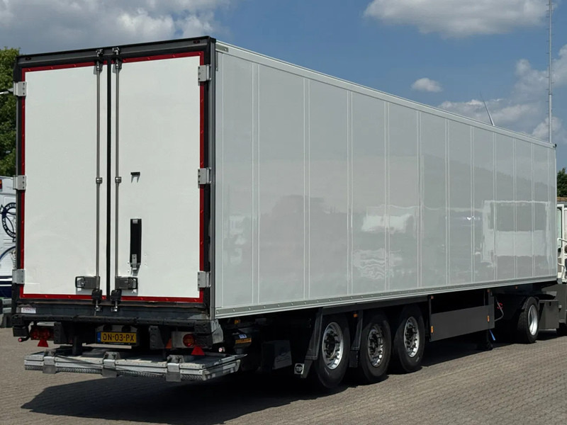 Schmitz Cargobull Carrier Vector 1550 City / OV-Laadklep / Tussenschot / Lift-as / APK 03-2026 - 냉동 세미 트레일러 : 사진 1 Schmitz Cargobull Carrier Vector 1550 City / OV-Laadklep / Tussenschot / Lift-as / APK 03-2026 - 냉동 세미 트레일러 : 사진 1
