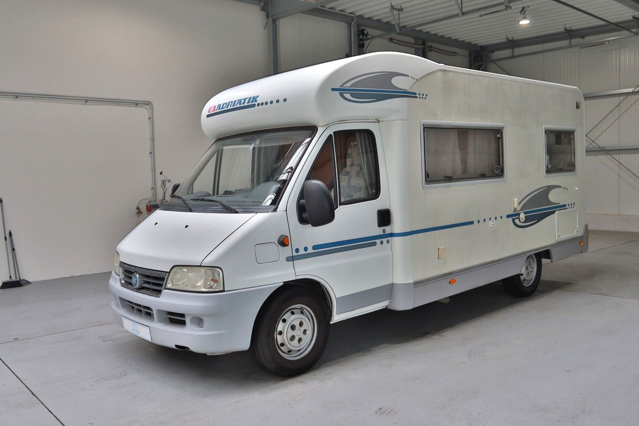 Adria Coral 590 DS / Festbett / Sehr gepflegt - 세미 통합 모터홈 : 사진 2 Adria Coral 590 DS / Festbett / Sehr gepflegt - 세미 통합 모터홈 : 사진 2