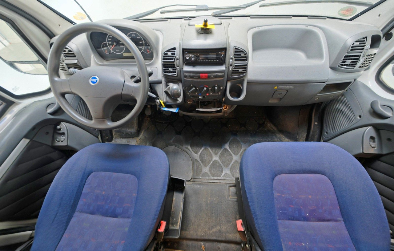 Bavaria-Camp T 6 FD/Festbett/Markise/DPF/TÜV 08-2026 - 세미 통합 모터홈 : 사진 5 Bavaria-Camp T 6 FD/Festbett/Markise/DPF/TÜV 08-2026 - 세미 통합 모터홈 : 사진 5