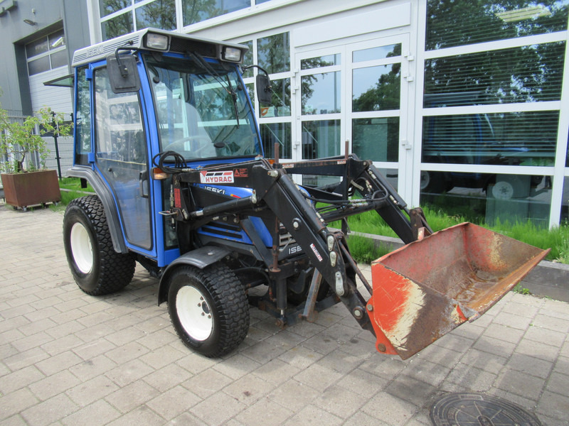 Iseki TF321H 4x4 + Cabine + Voorlader + Fronthef - 장궤형 트랙터 : 사진 2 Iseki TF321H 4x4 + Cabine + Voorlader + Fronthef - 장궤형 트랙터 : 사진 2