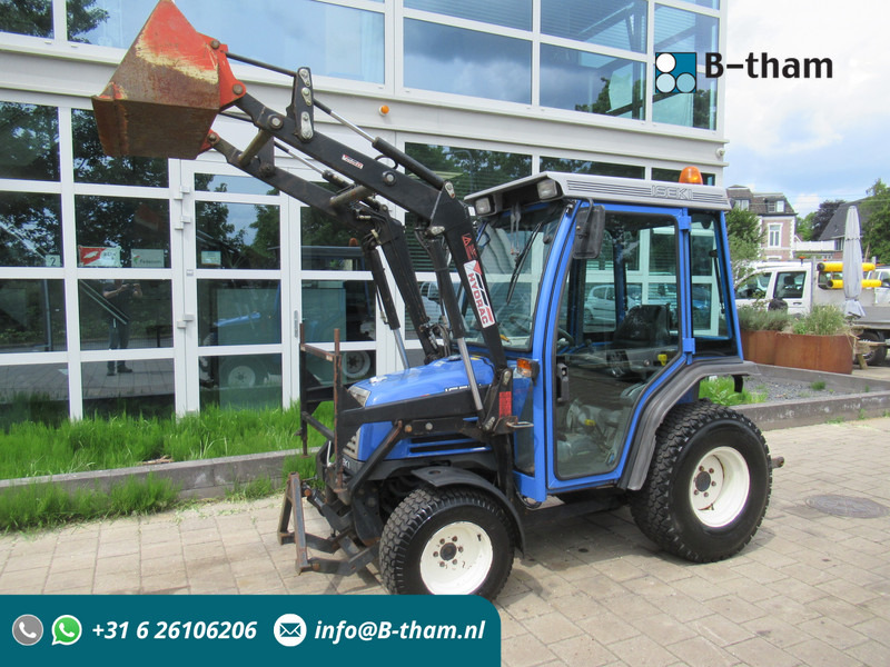 Iseki TF321H 4x4 + Cabine + Voorlader + Fronthef - 장궤형 트랙터 : 사진 1 Iseki TF321H 4x4 + Cabine + Voorlader + Fronthef - 장궤형 트랙터 : 사진 1