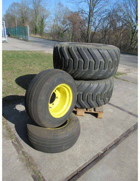 John Deere 5515V NOKIAN 550/60R22.5 + Voor Banden + Velg - 휠 및 타이어 패키지 스트래들 트랙터 용 : 사진 2 John Deere 5515V NOKIAN 550/60R22.5 + Voor Banden + Velg - 휠 및 타이어 패키지 스트래들 트랙터 용 : 사진 2
