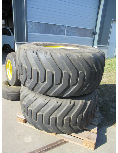 John Deere 5515V NOKIAN 550/60R22.5 + Voor Banden + Velg - 휠 및 타이어 패키지 스트래들 트랙터 용 : 사진 3 John Deere 5515V NOKIAN 550/60R22.5 + Voor Banden + Velg - 휠 및 타이어 패키지 스트래들 트랙터 용 : 사진 3