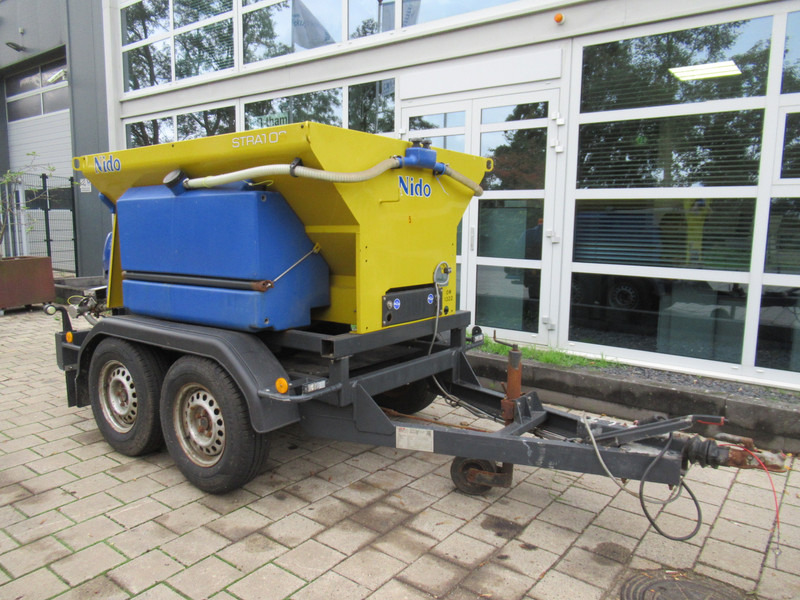 NIDO Stratos B11L-18 ACLN280 1,1M3 + 500L. Zoutstrooier Salzstreuer Saltspreader - 모래/ 소금 살포기 : 사진 4 NIDO Stratos B11L-18 ACLN280 1,1M3 + 500L. Zoutstrooier Salzstreuer Saltspreader - 모래/ 소금 살포기 : 사진 4