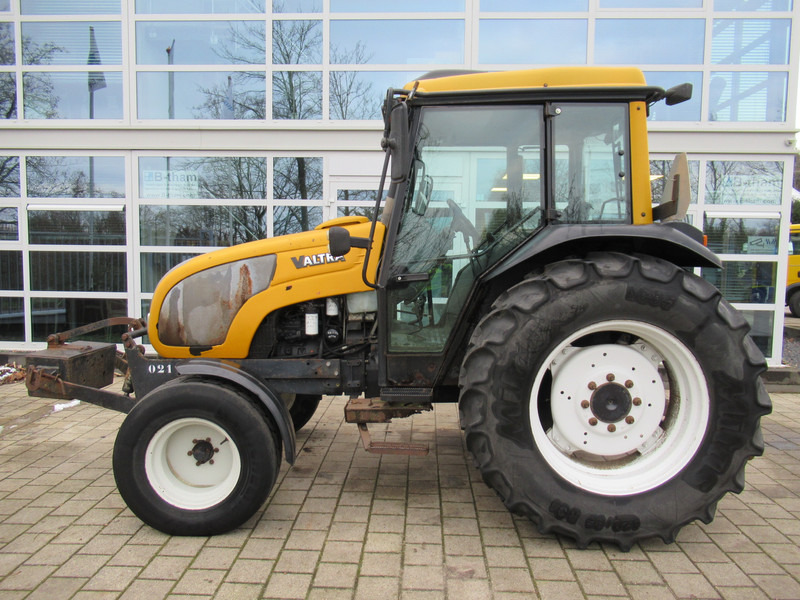 Valtra A75 4x2 + Fronthef VALMET - 장궤형 트랙터 : 사진 2 Valtra A75 4x2 + Fronthef VALMET - 장궤형 트랙터 : 사진 2