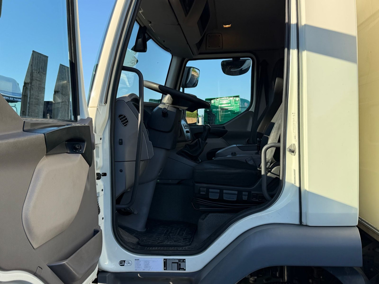 리스  DAF LF 12.230 FA Koffer, Lbw, Ahk., 7.3m, E6, TOP DAF LF 12.230 FA Koffer, Lbw, Ahk., 7.3m, E6, TOP : 사진 15