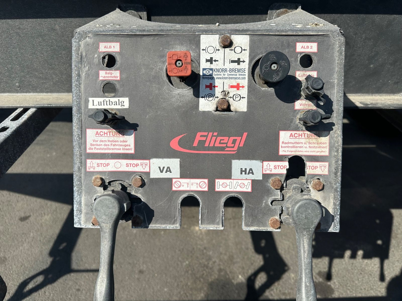 Fliegl ZWP 180 *Reifen TOP* - 컨테이너 운반 장치/ 스와프 보디 트레일러 : 사진 4 Fliegl ZWP 180 *Reifen TOP* - 컨테이너 운반 장치/ 스와프 보디 트레일러 : 사진 4