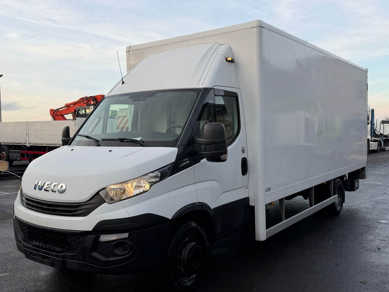 Iveco 70C18 HiMatic, Klima, Luftfederung, Lbw 5x units - 박스 밴 : 사진 2 Iveco 70C18 HiMatic, Klima, Luftfederung, Lbw 5x units - 박스 밴 : 사진 2
