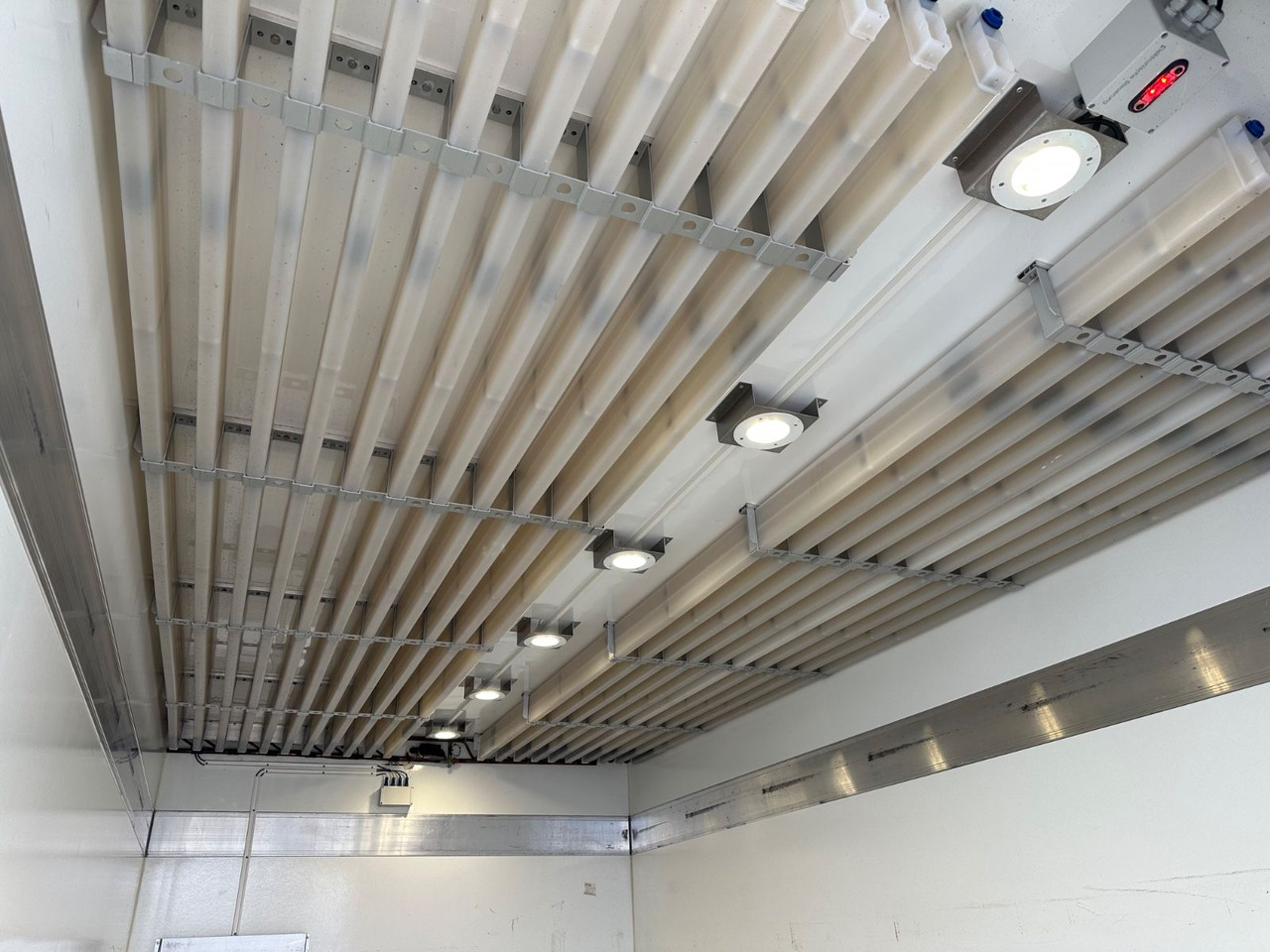 냉동 밴 Iveco Daily 70C21/LBW/Tiefkühler/Tüv neu/Wilke : 사진 10 냉동 밴 Iveco Daily 70C21/LBW/Tiefkühler/Tüv neu/Wilke : 사진 10