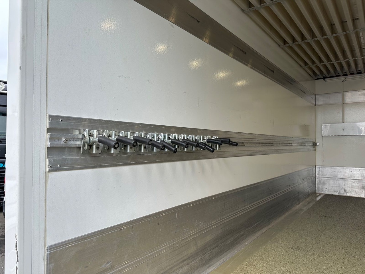 냉동 밴 Iveco Daily 70C21/LBW/Tiefkühler/Tüv neu/Wilke : 사진 11 냉동 밴 Iveco Daily 70C21/LBW/Tiefkühler/Tüv neu/Wilke : 사진 11