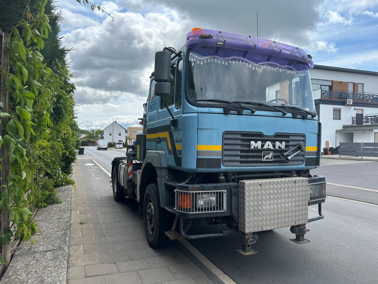 MAN F2000/19.464/4x4/defect crane/AHK - 트랙터 유닛 : 사진 3 MAN F2000/19.464/4x4/defect crane/AHK - 트랙터 유닛 : 사진 3