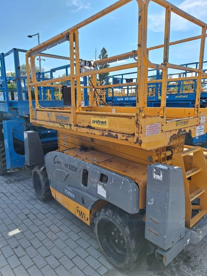 Haulotte Compact 12 DX - 시저 리프트 : 사진 5 Haulotte Compact 12 DX - 시저 리프트 : 사진 5