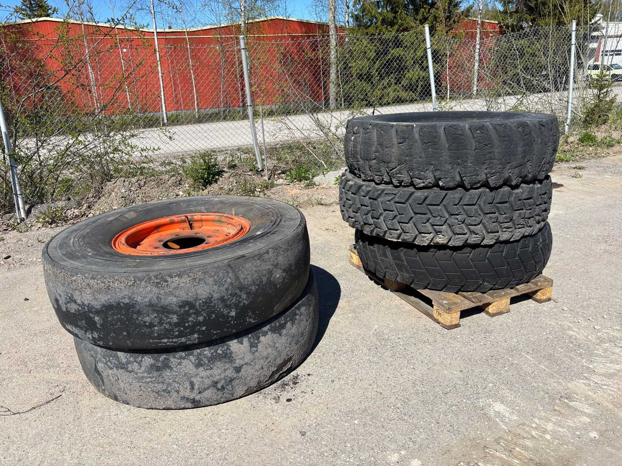 14.00-24 tires 5pcs - 휠 및 타이어 : 사진 1 14.00-24 tires 5pcs - 휠 및 타이어 : 사진 1