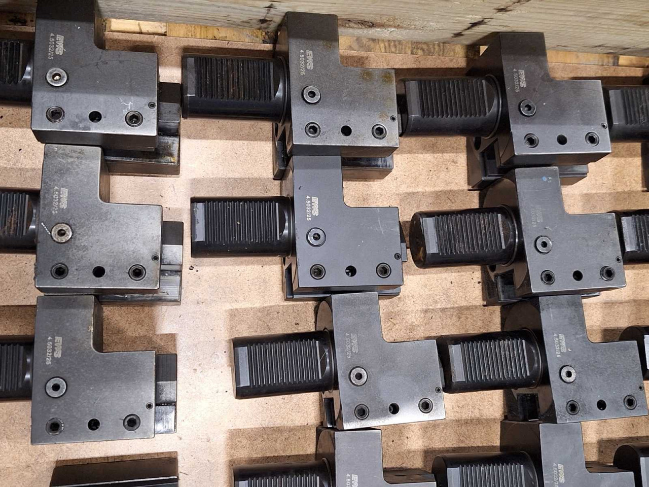 Longitudinal turning tool holder EWS 1.5032/25 11 pcs. - 도구/ 장비 : 사진 2 Longitudinal turning tool holder EWS 1.5032/25 11 pcs. - 도구/ 장비 : 사진 2
