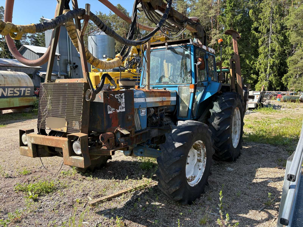 Rock drill Doofor DF530S and Tractor Ford New Holland 5610 - 드릴링 리그 : 사진 2 Rock drill Doofor DF530S and Tractor Ford New Holland 5610 - 드릴링 리그 : 사진 2