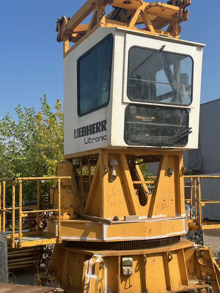 LIEBHERR 140 EC-H10 - 타워 크레인 : 사진 1 LIEBHERR 140 EC-H10 - 타워 크레인 : 사진 1