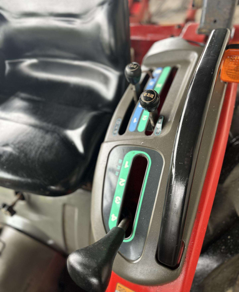 Yanmar F230 - 장궤형 트랙터 : 사진 5 Yanmar F230 - 장궤형 트랙터 : 사진 5