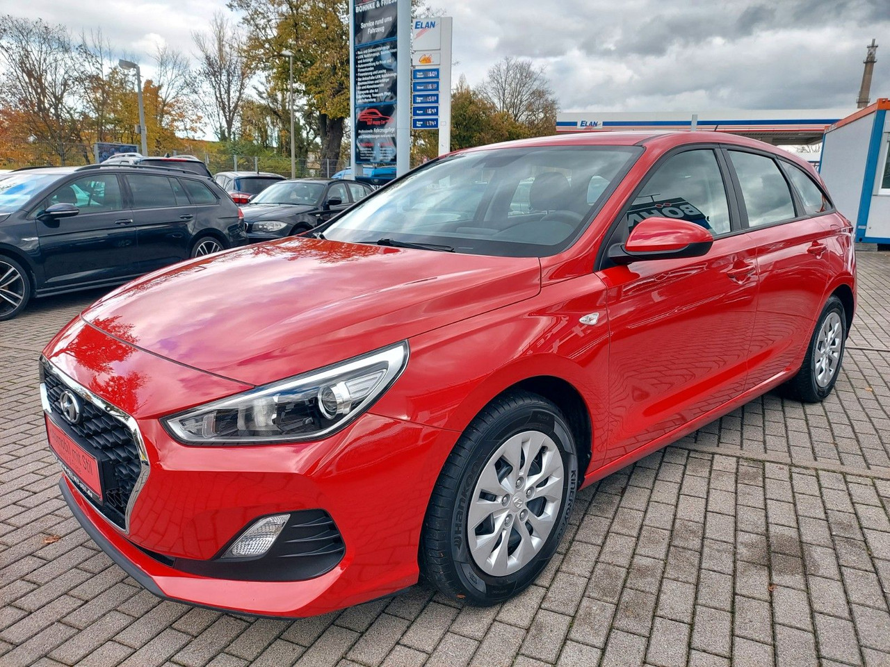 Hyundai i30 cw Pure Klima Spurasssist 8x Räder - 스테이션 왜건 : 사진 5 Hyundai i30 cw Pure Klima Spurasssist 8x Räder - 스테이션 왜건 : 사진 5
