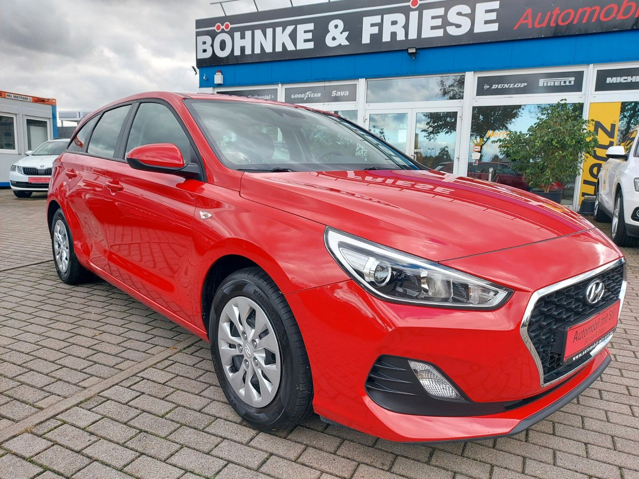 Hyundai i30 cw Pure Klima Spurasssist 8x Räder - 스테이션 왜건 : 사진 1 Hyundai i30 cw Pure Klima Spurasssist 8x Räder - 스테이션 왜건 : 사진 1