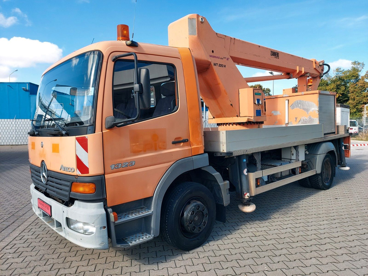 Mercedes-Benz ATEGO 1323 HUBSTEIGER WUMAG WT220H - 트럭 탑재 고가작업 플랫폼 : 사진 1 Mercedes-Benz ATEGO 1323 HUBSTEIGER WUMAG WT220H - 트럭 탑재 고가작업 플랫폼 : 사진 1