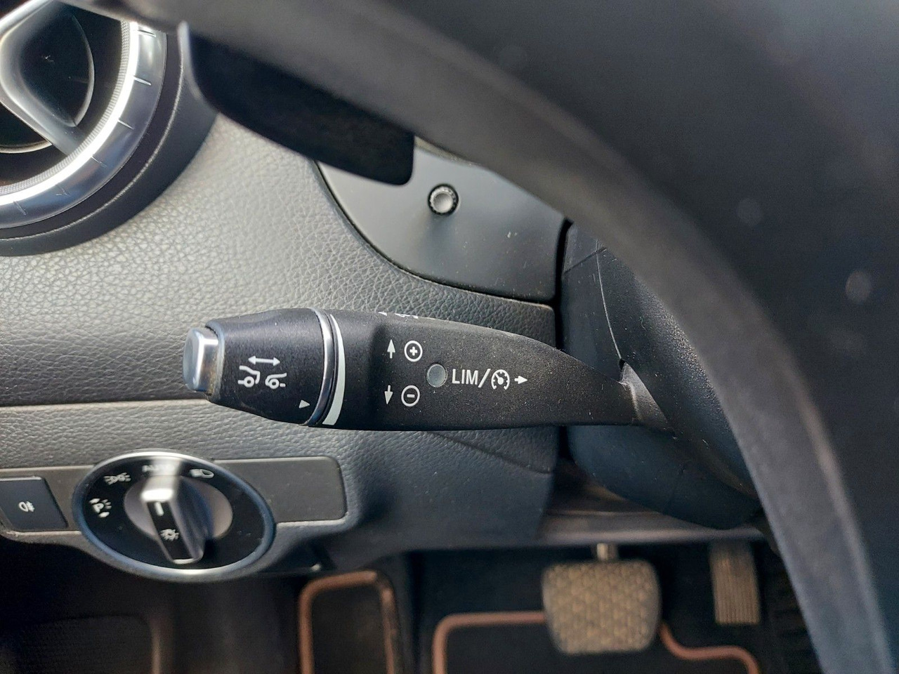 Mercedes-Benz CLA 220 CLA -Klasse Shooting Brake AMG ACC - 차량 : 사진 4 Mercedes-Benz CLA 220 CLA -Klasse Shooting Brake AMG ACC - 차량 : 사진 4