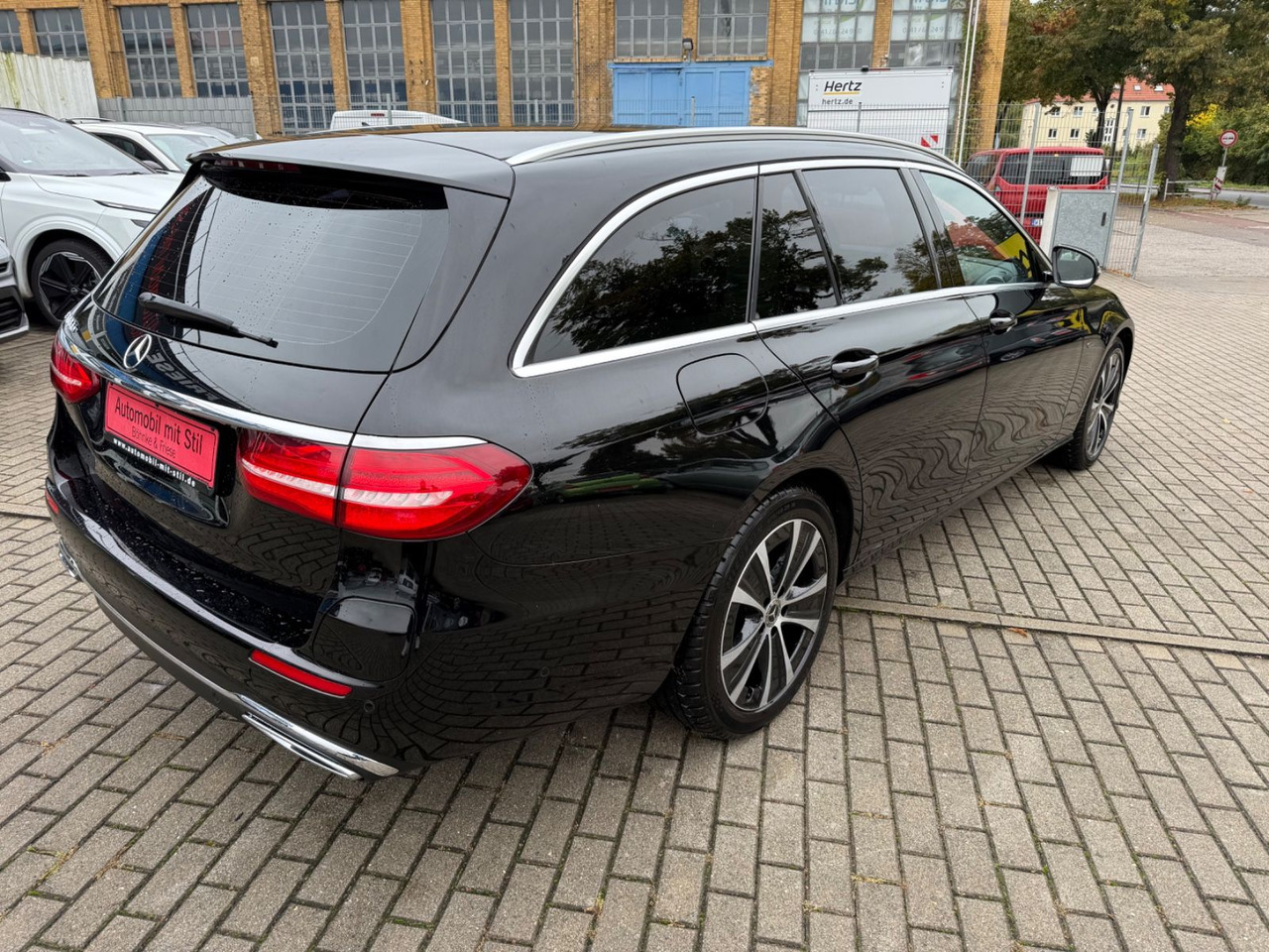 Mercedes-Benz E -Klasse T-Modell E 300 de LED NAVI ACC TEILLED - 스테이션 왜건 : 사진 4 Mercedes-Benz E -Klasse T-Modell E 300 de LED NAVI ACC TEILLED - 스테이션 왜건 : 사진 4